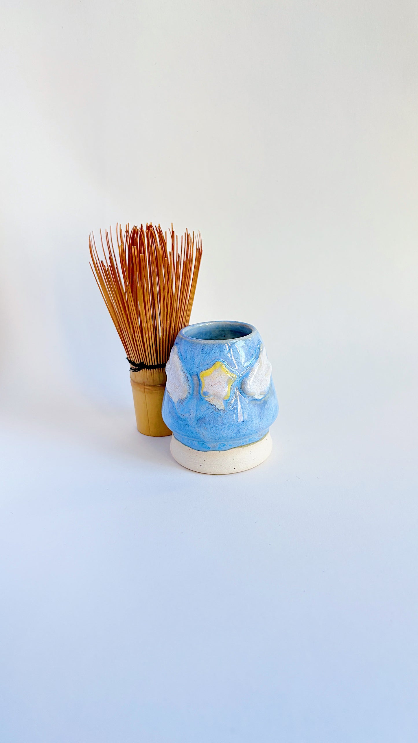 magical collection - blue winged star whisk holder