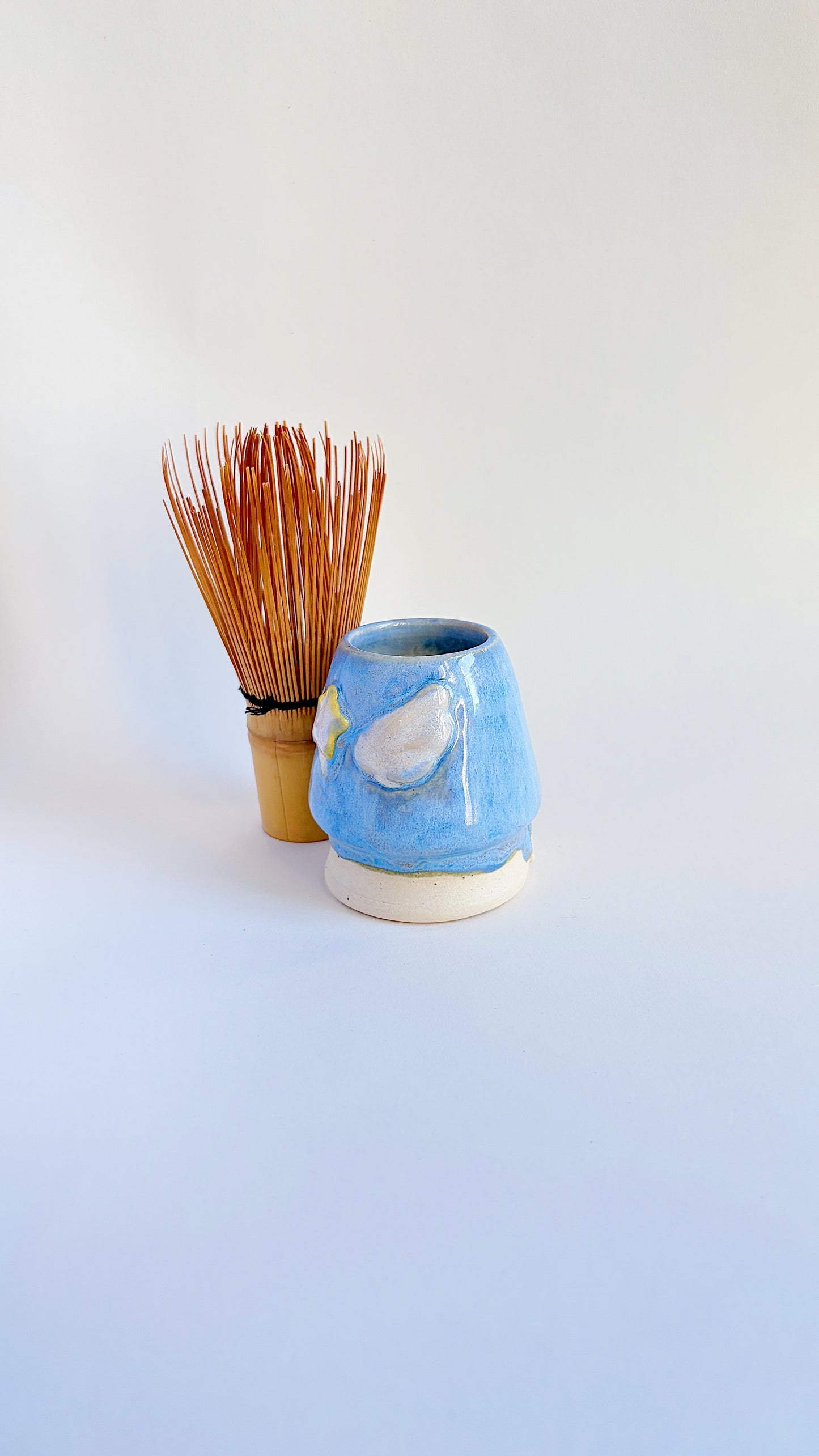 magical collection - blue winged star whisk holder