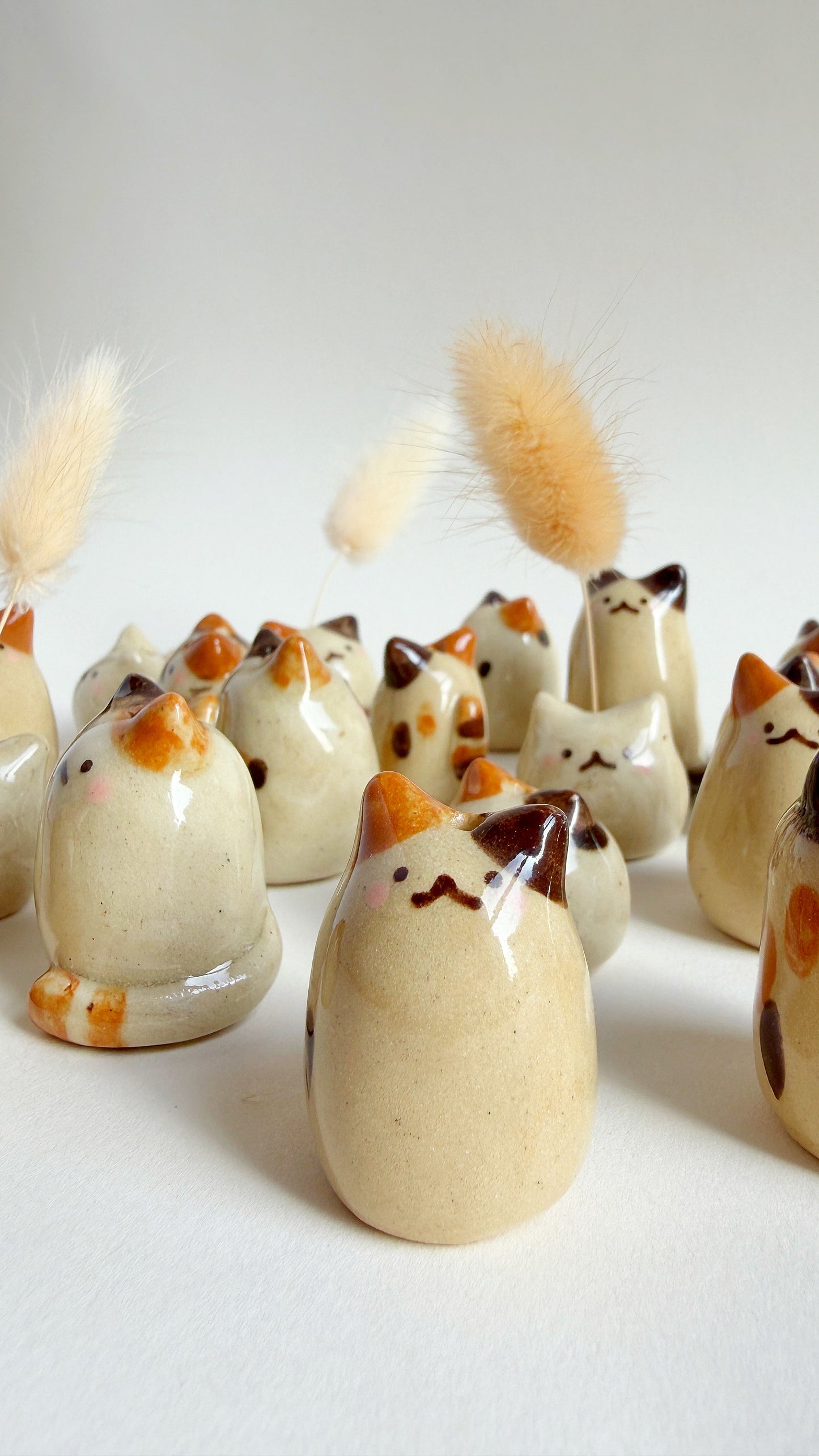 blind box - kitty whisker vase / bud vase
