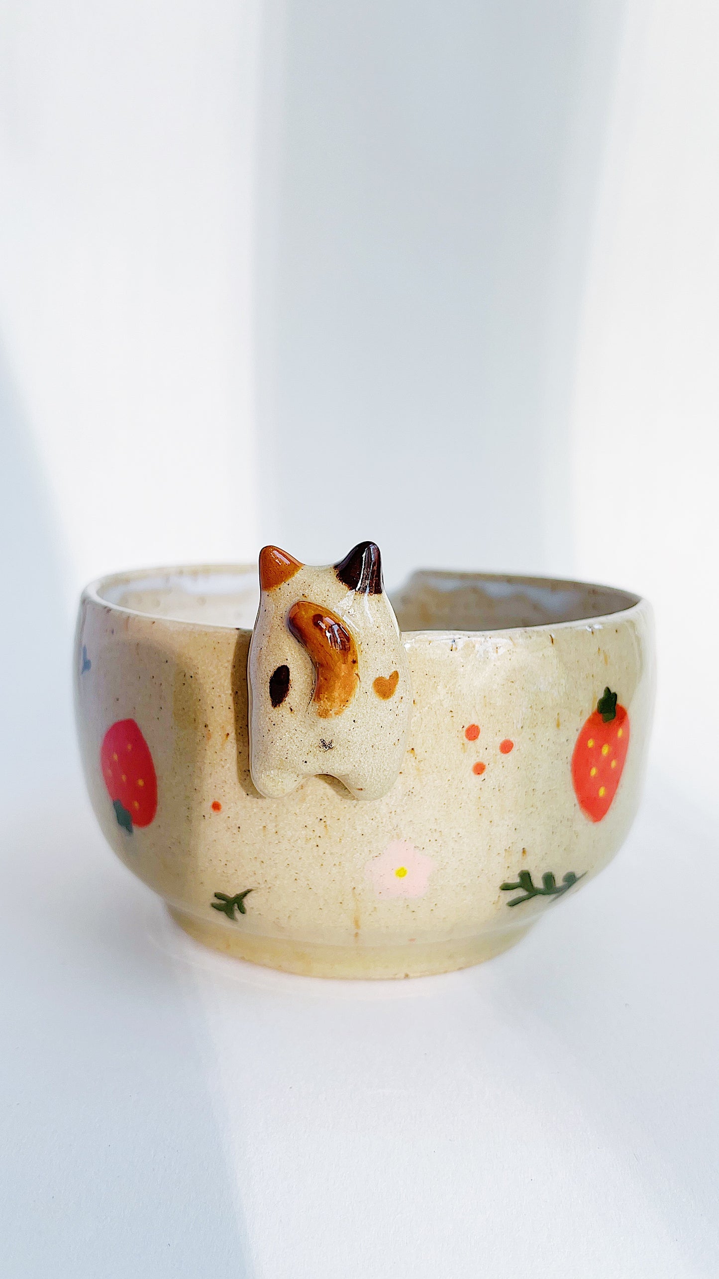 [preorder] matcha bowl - kitty with strawberries 🍓